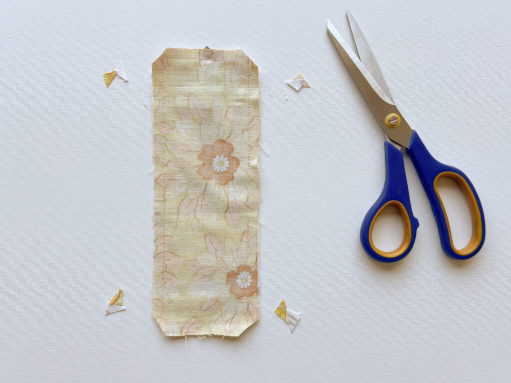 naai de boekenlegger in elkaar